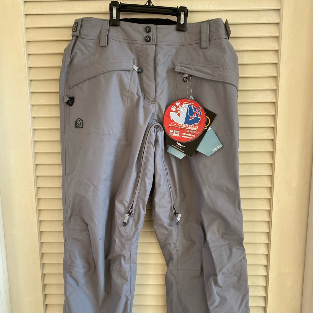 New Women’s Sessions Entrant Fabric Gray Ski Pants.